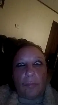 Snapshot of Everlyrose27 chatting on December 2024 07:11:02 AM Everlyrose27 online show from December 2024 07:11:02 AM