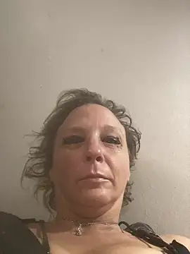 Snapshot of Everlyrose27 chatting on January 2025 07:27:02 PM Everlyrose27 online show from January 2025 07:27:02 PM