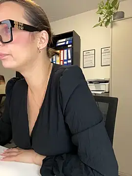 Snapshot of Hii_Lolla chatting on November 2025 07:08:02 AM Hii Lolla online show from November 2025 07:08:02 AM