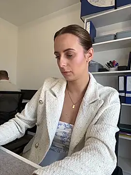 Hii Lolla online show from April 2026 09:14:01 AM