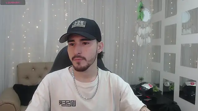 Snapshot of DmitriSanders chatting on December 2024 03:15:01 PM DmitriSanders online show from December 2024 03:15:01 PM