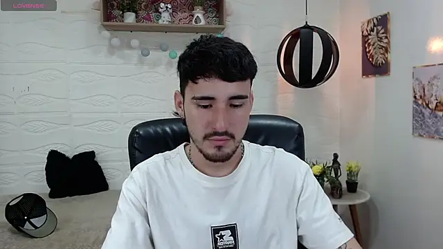 Snapshot of DmitriSanders chatting on January 2025 12:36:02 AM DmitriSanders online show from January 2025 12:36:02 AM