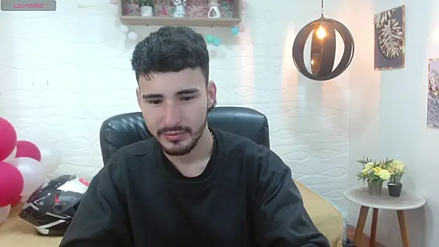 Snapshot of DmitriSanders chatting on March 2025 11:48:01 AM DmitriSanders online show from March 2025 11:48:01 AM