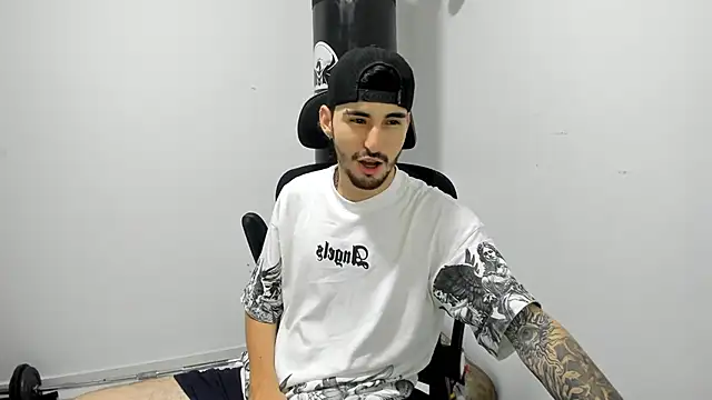 Snapshot of DmitriSanders chatting on September 2025 10:54:02 PM DmitriSanders online show from September 2025 10:54:02 PM