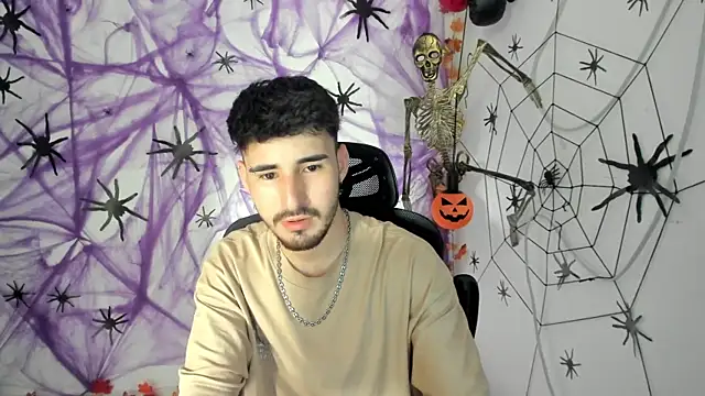 Snapshot of DmitriSanders chatting on September 2025 07:52:02 PM DmitriSanders online show from September 2025 07:52:02 PM