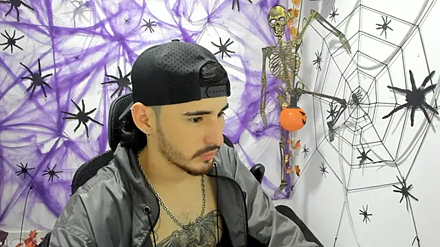 Snapshot of DmitriSanders chatting on September 2025 09:41:02 PM DmitriSanders online show from September 2025 09:41:02 PM