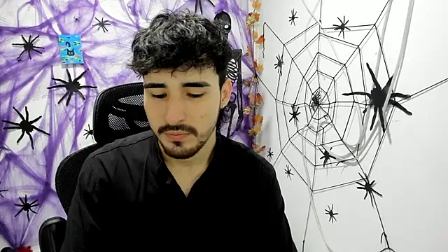 Snapshot of DmitriSanders chatting on November 2025 01:52:02 AM DmitriSanders online show from November 2025 01:52:02 AM