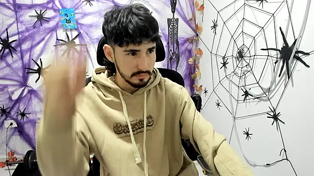 Snapshot of DmitriSanders chatting on December 2025 09:22:02 PM DmitriSanders online show from December 2025 09:22:02 PM