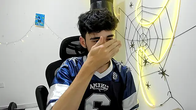 Snapshot of DmitriSanders chatting on January 2026 02:28:02 AM DmitriSanders online show from January 2026 02:28:02 AM