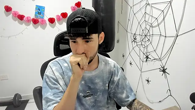 Snapshot of DmitriSanders chatting on February 2026 12:48:02 AM DmitriSanders online show from February 2026 12:48:02 AM