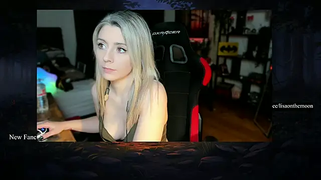Snapshot of Lisaonthemoon chatting on March 2025 05:39:02 PM Lisaonthemoon online show from March 2025 05:39:02 PM