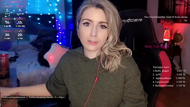Snapshot of Lisaonthemoon chatting on April 2026 05:26:02 PM Lisaonthemoon online show from April 2026 05:26:02 PM