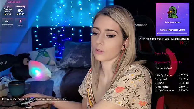 Snapshot of Lisaonthemoon chatting on April 2026 03:10:02 PM Lisaonthemoon online show from April 2026 03:10:02 PM