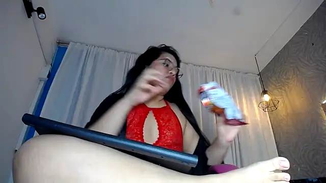 Snapshot of KEYRA-MILLER- chatting on February 2025 07:17:02 AM KEYRA-MILLER- online show from February 2025 07:17:02 AM