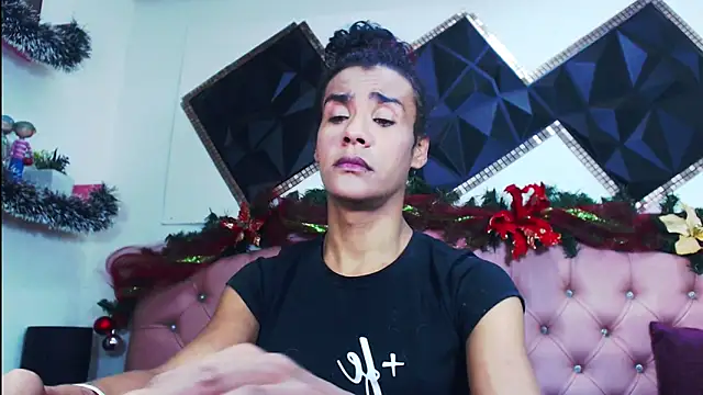 Snapshot of andrea_safeira_doll chatting on December 2025 01:44:02 AM andrea safeira doll online show from December 2025 01:44:02 AM