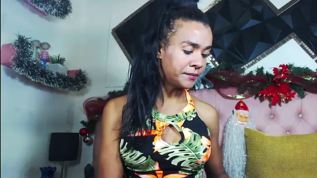 Snapshot of andrea_safeira_doll chatting on December 2025 10:07:01 PM andrea safeira doll online show from December 2025 10:07:01 PM