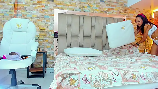 karla dunn online show from February 2025 08:06:02 PM