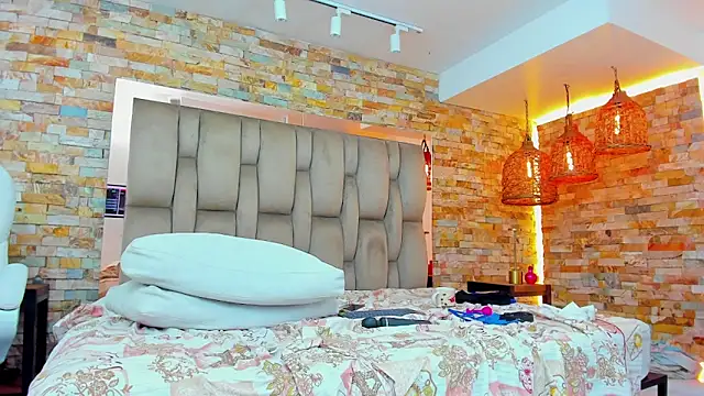 karla dunn online show from February 2025 03:07:01 AM