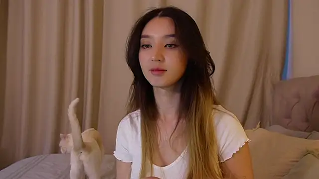 Snapshot of Sarasuo1 chatting on December 2024 11:01:01 AM Sarasuo1 online show from December 2024 11:01:01 AM