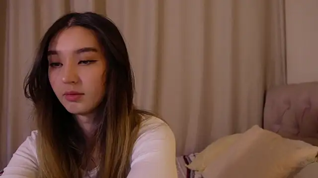 Snapshot of Sarasuo1 chatting on December 2024 11:18:02 AM Sarasuo1 online show from December 2024 11:18:02 AM