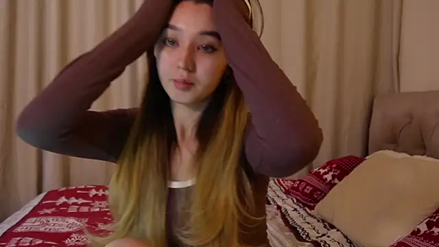 Snapshot of Sarasuo1 chatting on December 2024 11:57:02 AM Sarasuo1 online show from December 2024 11:57:02 AM