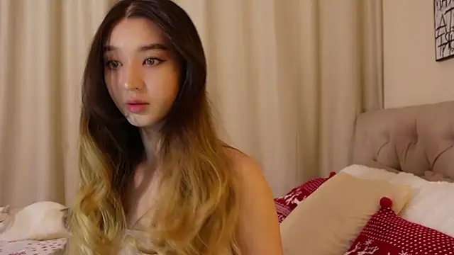 Snapshot of Sarasuo1 chatting on December 2024 12:22:02 PM Sarasuo1 online show from December 2024 12:22:02 PM