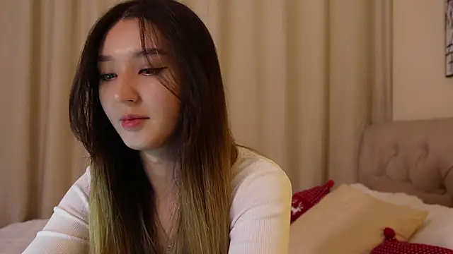 Snapshot of Sarasuo1 chatting on January 2025 12:19:02 PM Sarasuo1 online show from January 2025 12:19:02 PM