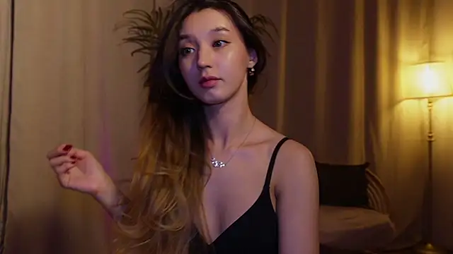 Snapshot of Sarasuo1 chatting on February 2025 03:19:02 PM Sarasuo1 online show from February 2025 03:19:02 PM