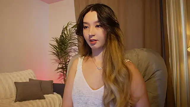 Snapshot of Sarasuo1 chatting on September 2025 12:49:02 PM Sarasuo1 online show from September 2025 12:49:02 PM