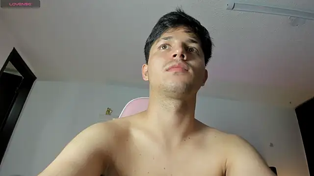 Issac james  online show from September 2025 04:56:01 AM