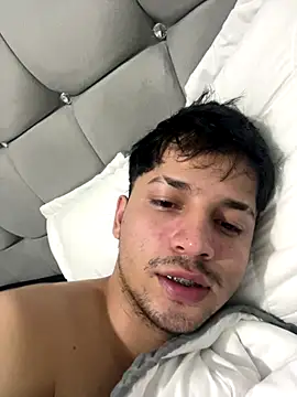 Issac james  online show from October 2025 02:06:01 AM