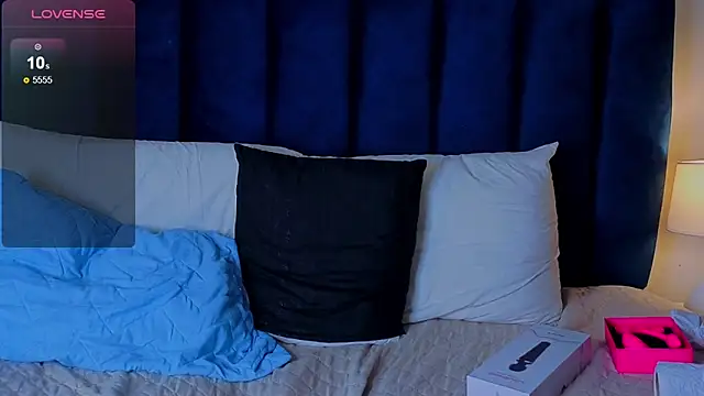 Issac james  online show from April 2026 06:52:01 AM