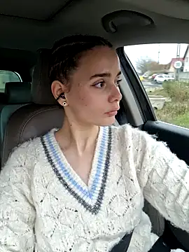 Snapshot of SophieCharm chatting on November 2025 12:06:01 PM SophieCharm online show from November 2025 12:06:01 PM