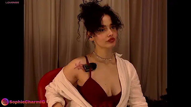 Snapshot of SophieCharm chatting on December 2025 07:37:01 AM SophieCharm online show from December 2025 07:37:01 AM
