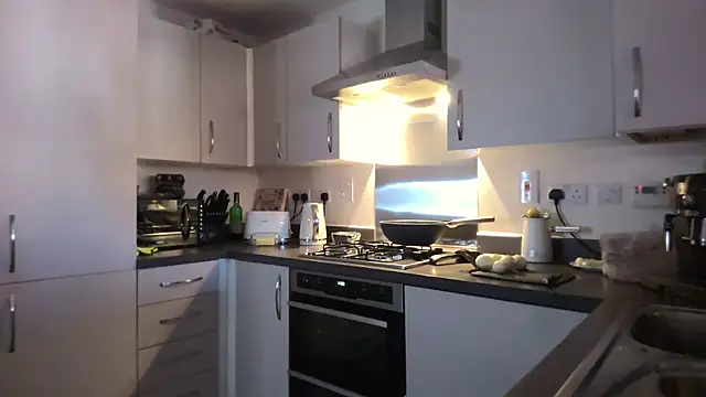 SweetMonicaUK online show from November 2025 11:20:02 AM