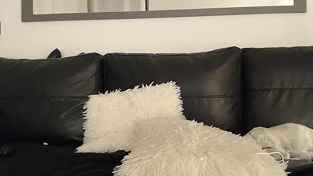 Doroty clelia online show from February 2025 05:18:01 PM