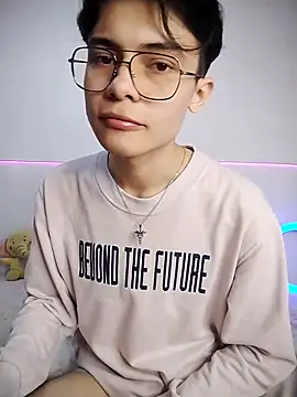 Snapshot of Dmitri_Aksnes chatting on October 2025 09:45:01 PM Dmitri Aksnes online show from October 2025 09:45:01 PM