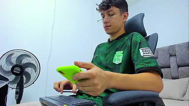 AgarEvans online show from January 2025 03:56:02 AM