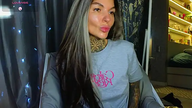 tattooedBabyy online show from January 2026 11:26:01 AM