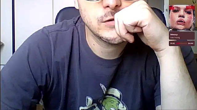 Snapshot of ShiitakeBR chatting on September 2025 03:11:01 PM ShiitakeBR online show from September 2025 03:11:01 PM