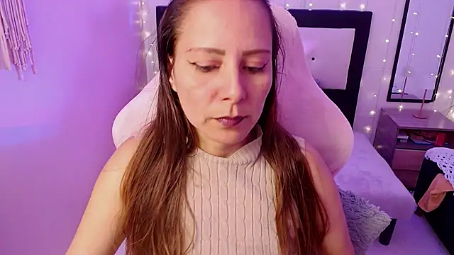 camila delarosa online show from June 2026 04:31:02 PM