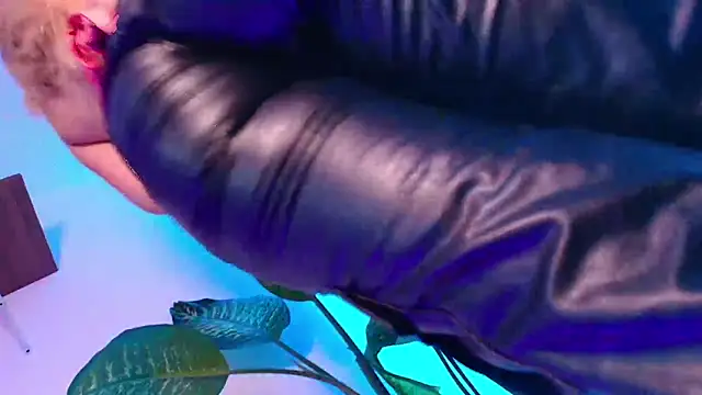 Dalila Thoms online show from November 2025 10:48:01 AM