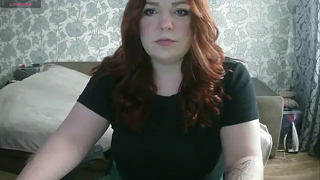 Snapshot of Sabrina_Poison chatting on September 2025 07:01:02 AM Sabrina Poison online show from September 2025 07:01:02 AM