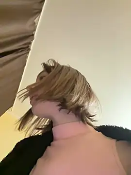 Crayzy Luv online show from February 2025 07:44:02 PM