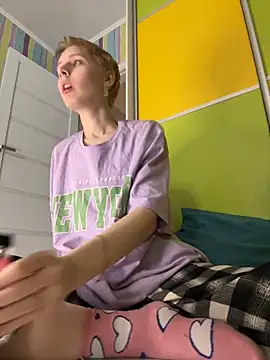 Crayzy Luv online show from March 2025 09:48:01 PM