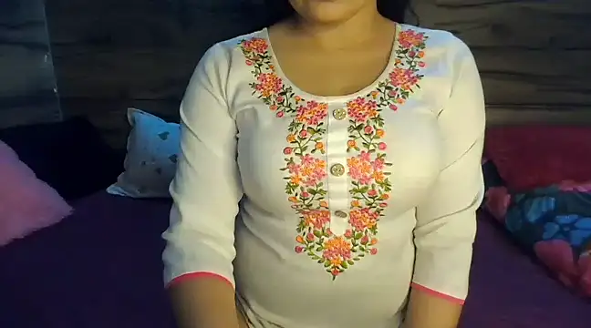 Trezza online show from February 2025 05:11:02 PM