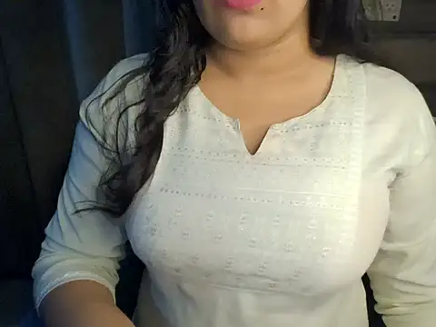 Trezza online show from November 2025 06:20:02 PM