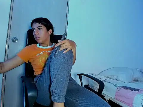 Snapshot of skinnyanai2 chatting on November 2025 05:56:02 PM skinnyanai2 online show from November 2025 05:56:02 PM