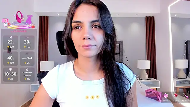 Snapshot of martina_mancini chatting on October 2025 12:39:02 PM martina mancini online show from October 2025 12:39:02 PM