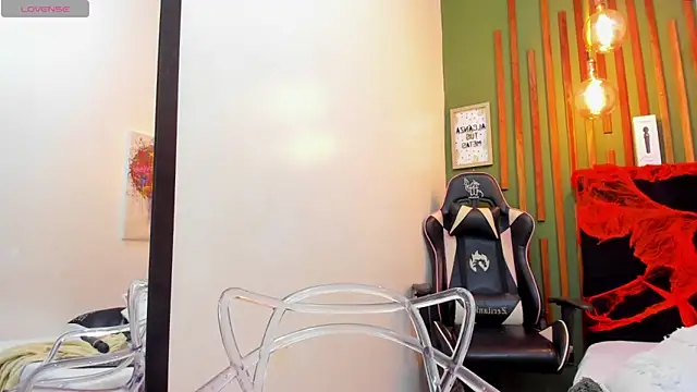 AichaBrown online show from October 2025 04:43:02 AM